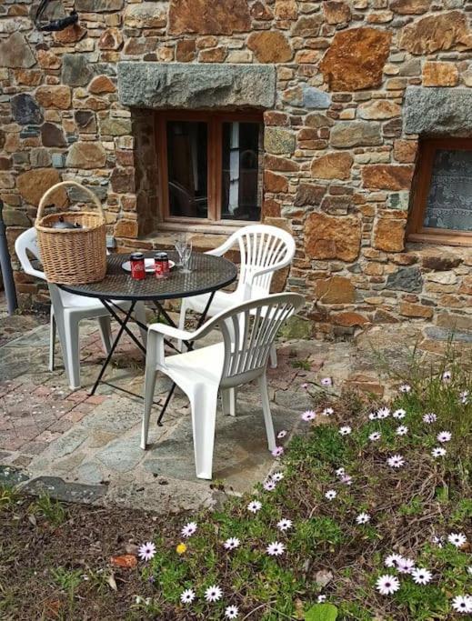 Charmante Petite Maison De Pecheur - Proche Ile De Brehat Et Gr34 Lezardrieux Exterior photo